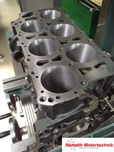 Motorblock bohren