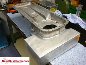 Ölvolumen in Wanne vergrößert und Schwallblech verbaut